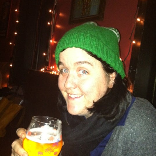 รูปภาพถ่ายที่ Fourth Avenue Pub โดย greg b. เมื่อ 1/12/2012