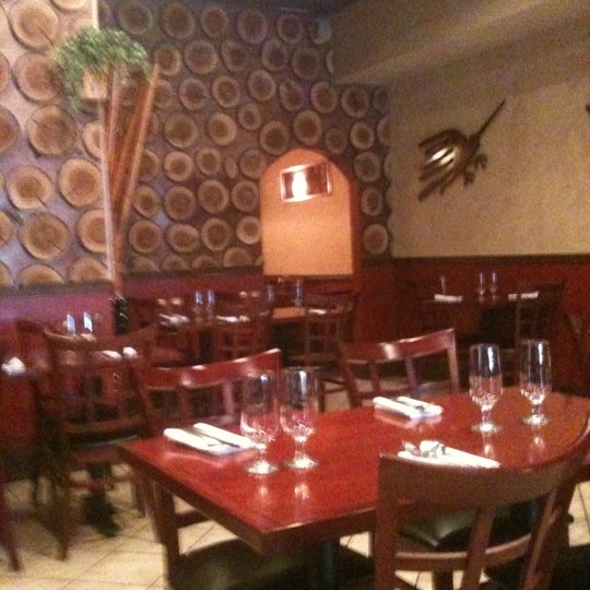 3/17/2012 tarihinde Emily H.ziyaretçi tarafından Costanera Restaurant'de çekilen fotoğraf