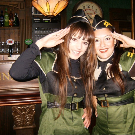 Снимок сделан в St Brigit&#39;s Cross Irish Tavern пользователем Brigit C. 2/19/2012