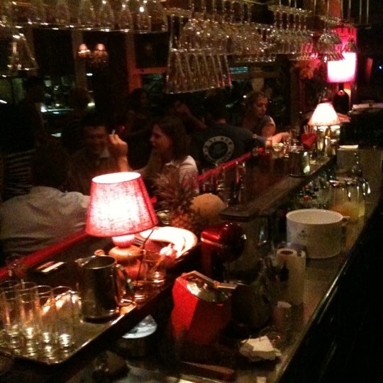 9/21/2011にMan M.がPairidaeza Barで撮った写真