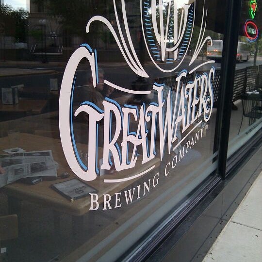 Снимок сделан в Great Waters Brewing Company пользователем MN Beer Activists 9/19/2011