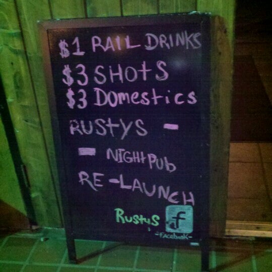 Foto tomada en Rusty&#39;s Old 50 Night Pub  por Christian V. el 8/11/2012