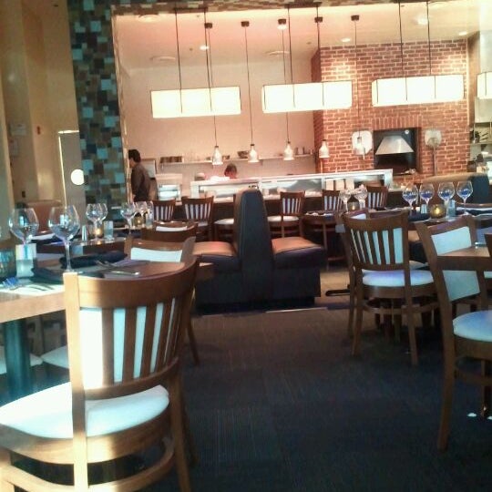รูปภาพถ่ายที่ One2One Restaurant and Bar โดย Lisa S. เมื่อ 12/30/2011