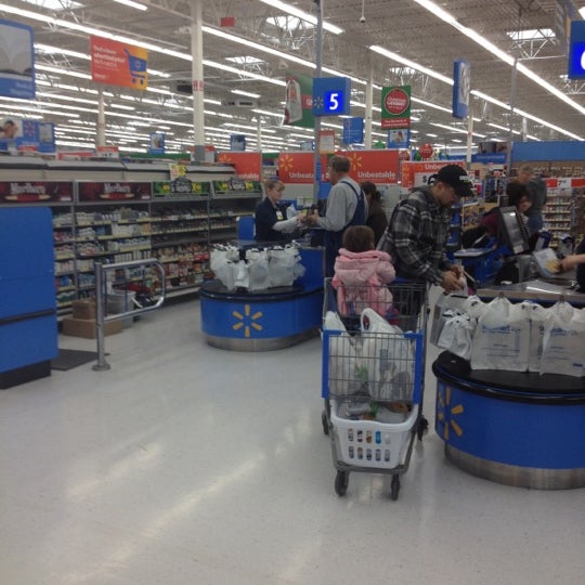 Walmart Supercenter Big Box Store in Oskaloosa