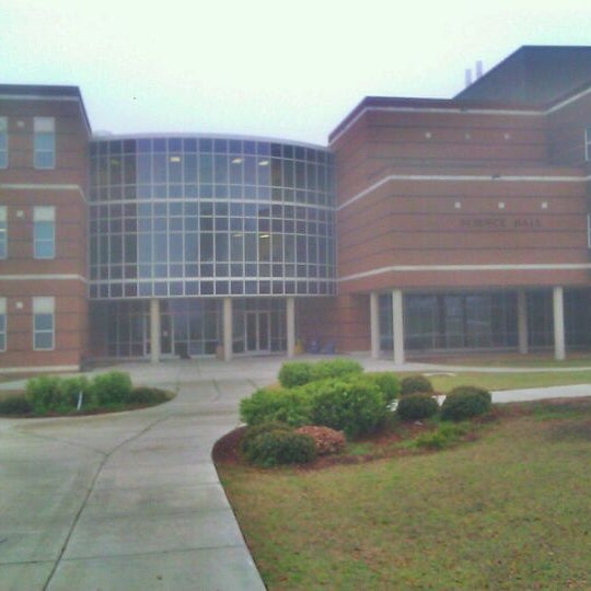 Тц гермес реутов. Science hall. Штат wisconsin университеты сша. Мэдисон штат висконсин. Торговый центр волна реутов.
