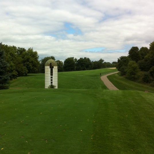 Photo taken at The Highlands Golf Course at Grand Geneva by Austin G. on 9/4/2011