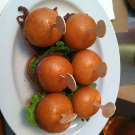 7/11/2012にShan T.がBLT Burgerで撮った写真