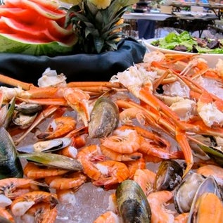 Try their uniquely amazing brunch with some crab legs, mussels, fist-sized prawns & smoked fish of several varieties!