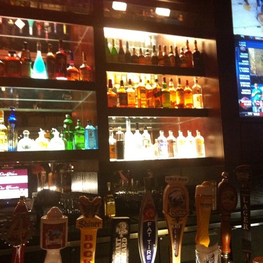 Photo taken at BJ&#39;s Restaurant &amp; Brewhouse by Ryan C. on 1/7/2011