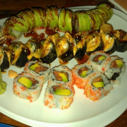 Das Foto wurde bei Oishi Japanese Restaurant von Ayesa B. am 6/18/2012 aufgenommen