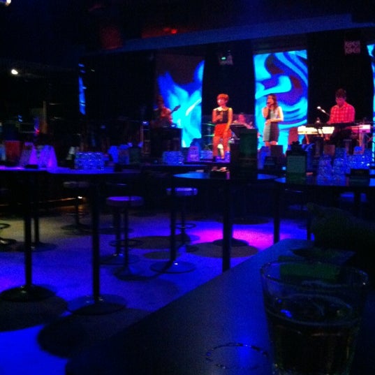 รูปภาพถ่ายที่ @LIVE Live Music Club (新乐屋) โดย Laurent M. เมื่อ 4/12/2012