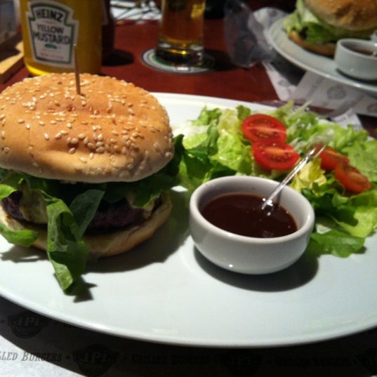 Photo taken at JPL Burgers by Gabriele G. on 8/31/2012