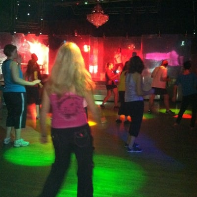 Foto tirada no(a) Scandals Nightclub por Wanda H. em 8/4/2012