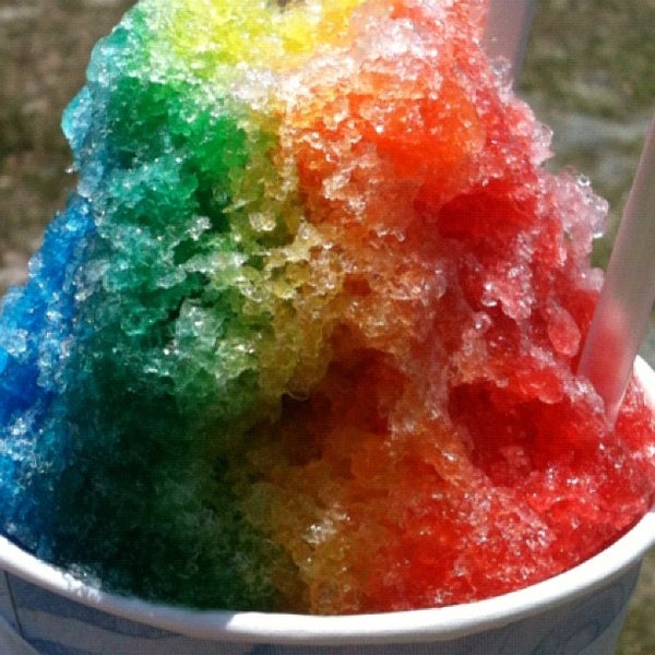 Das Foto wurde bei Rainbow Sno-Cones von Stefanie D. am 5/6/2012 aufgenommen