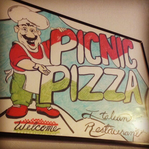 Foto diambil di Angelo&#39;s Picnic Pizza oleh Jeff L. pada 8/13/2012