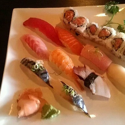 Снимок сделан в Sushi Bar пользователем Mick W. 8/9/2012