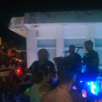 7/8/2012 tarihinde Emrah Y.ziyaretçi tarafından Campanella Bar'de çekilen fotoğraf