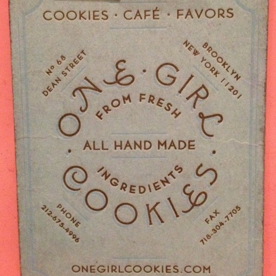Foto tirada no(a) One Girl Cookies por Dianna H. em 3/28/2012