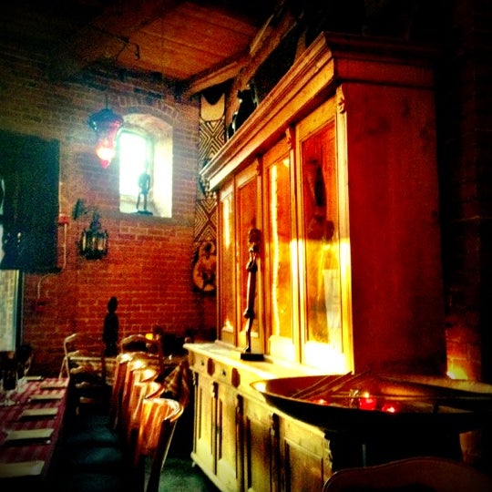 รูปภาพถ่ายที่ CAV Restaurant โดย Bob B. เมื่อ 7/14/2012