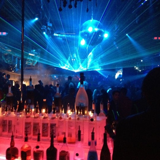 Foto scattata a Cameo Nightclub da BlackMrRogers il 4/18/2012