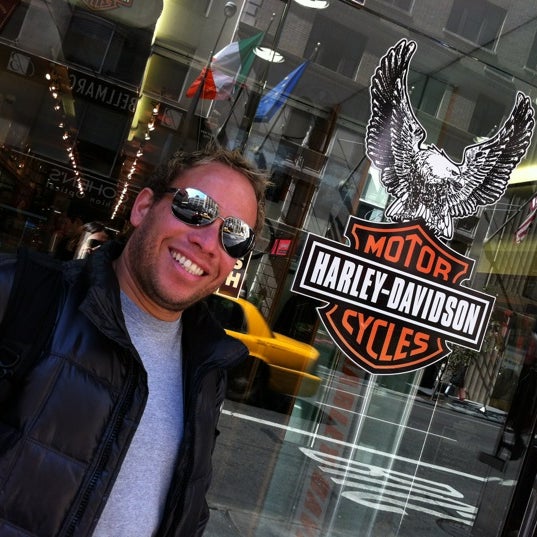 Photo prise au Harley-Davidson of NYC par Vinicius S. le4/7/2012