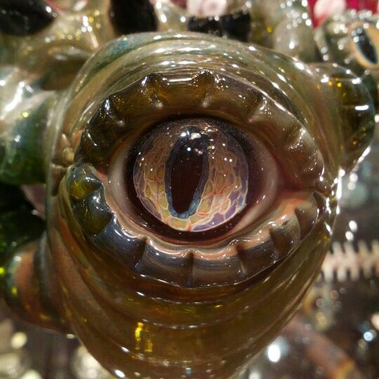 Headlines Boutique Smoke Shop in Nashua