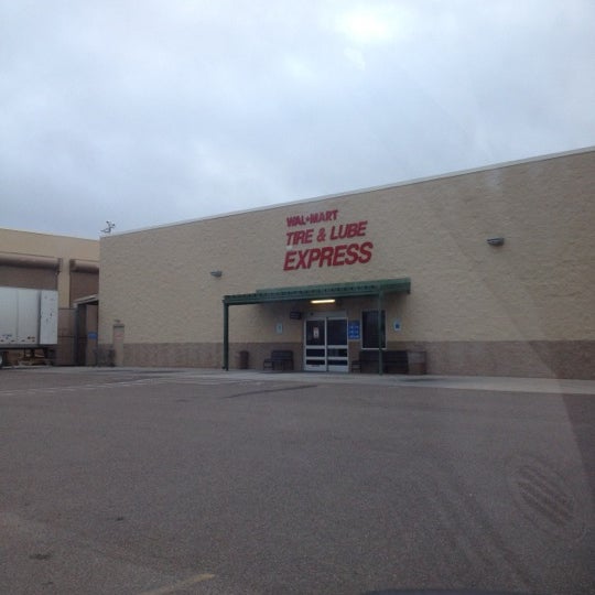 Walmart Supercenter Hipermercado en Beeville