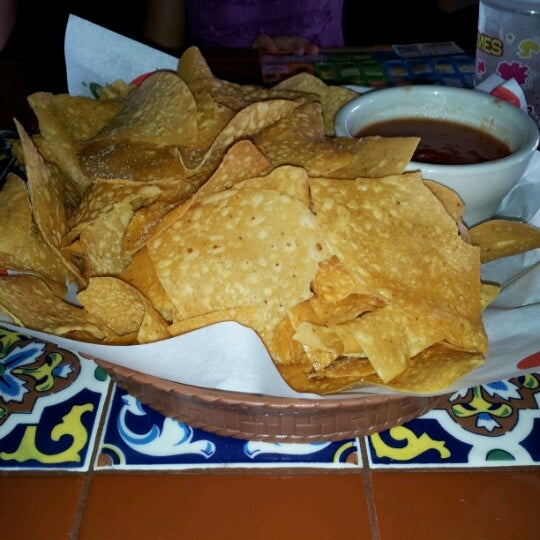 Photo taken at Chili&#39;s Grill &amp; Bar by Julie B. on 9/12/2012
