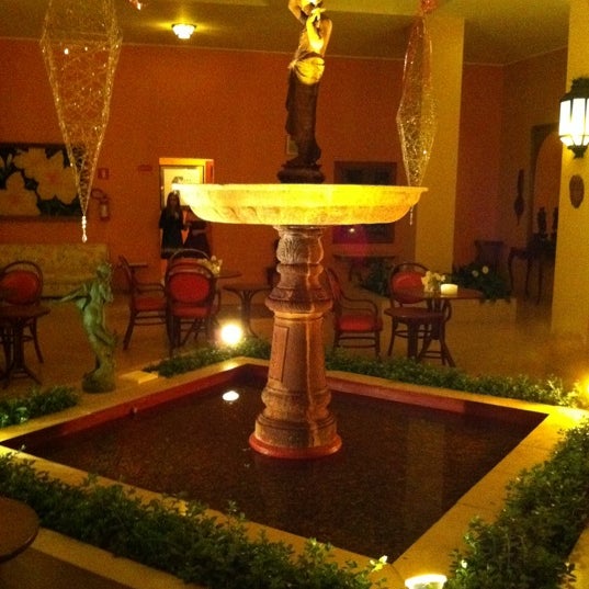 Das Foto wurde bei Hotel Villa Rossa von Vivian O. am 7/1/2012 aufgenommen