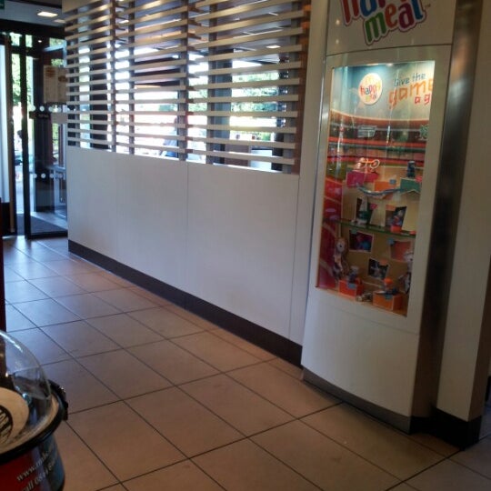 Foto scattata a McDonald&#39;s da Tracey il 8/18/2012