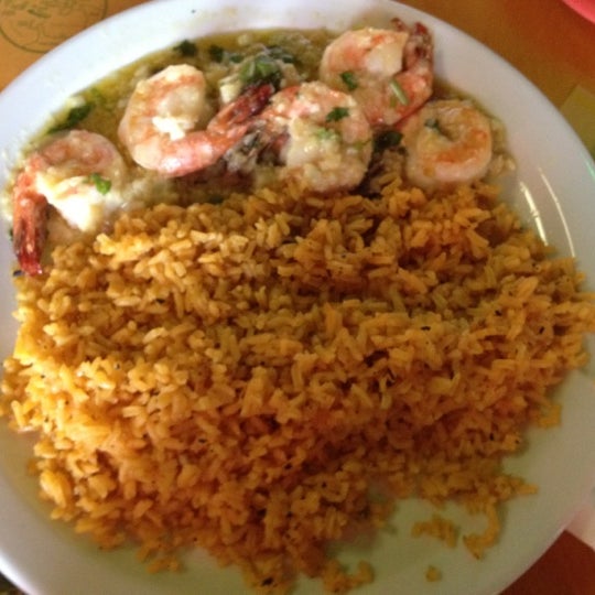 6/8/2012 tarihinde Idalee T.ziyaretçi tarafından Latin Cabana Restaurant'de çekilen fotoğraf