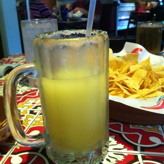 Photo taken at Chili&#39;s Grill &amp; Bar by Lourdes L. on 2/18/2012