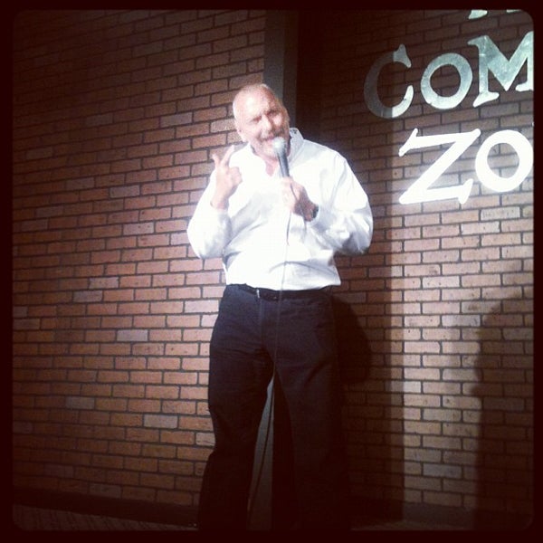 Das Foto wurde bei Comedy Zone von Goldie N. am 3/29/2012 aufgenommen