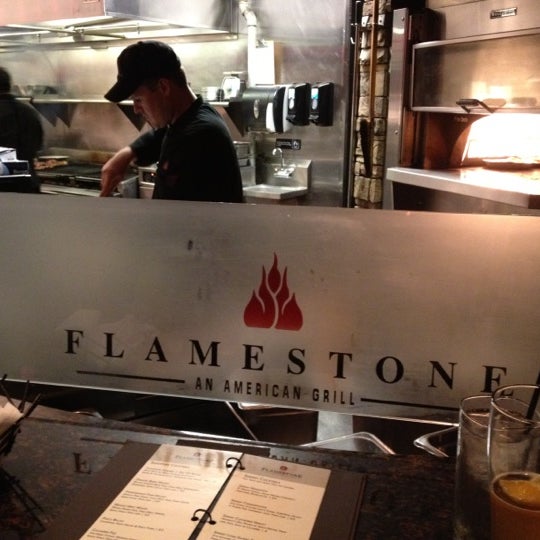 Foto tomada en FlameStone American Grill  por PROEDGEBIKER .. el 3/18/2012