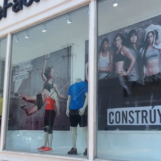 Fotos en Nike Factory Store Av Revolucion 203 Col. Analco