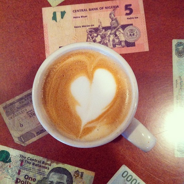 Photo prise au Precision Grind Coffee par Garrio H. le2/4/2012