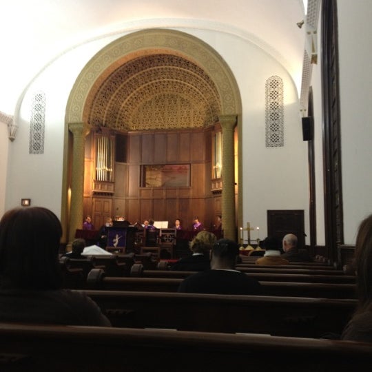 3/4/2012 tarihinde Turner R.ziyaretçi tarafından Madison Avenue Baptist Church'de çekilen fotoğraf
