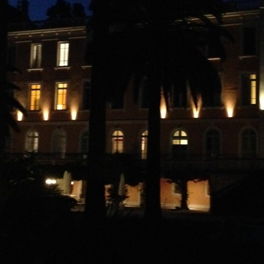 Foto tomada en Hotel L&#39;Orangeraie La Croix-Valmer  por Sal C. el 6/29/2012