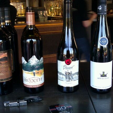 4/10/2012にAndrew Vino50 WinesがCafe Caturraで撮った写真