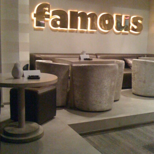 2/3/2012 tarihinde Irina M.ziyaretçi tarafından Ресторан Famous'de çekilen fotoğraf