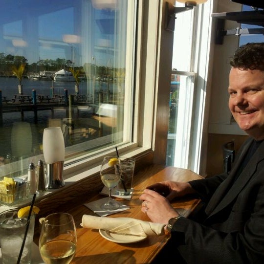 Photo taken at The Narrows Restaurant by Shannon B. on 11/24/2011