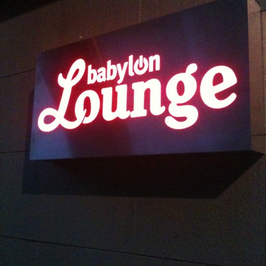 Das Foto wurde bei Babylon Lounge von birol ö. am 11/1/2011 aufgenommen