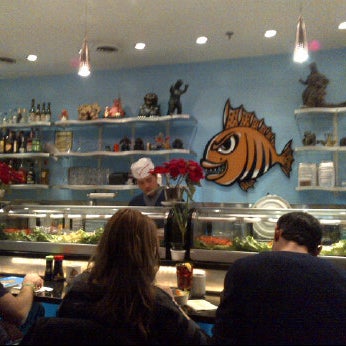 รูปภาพถ่ายที่ Monster Sushi โดย  Keagan เมื่อ 12/23/2011