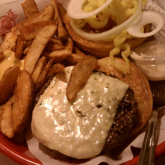 Photo taken at Fuddruckers by Chris C. on 7/5/2012