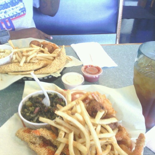 Photo taken at Beau Legs Fish &amp; Chips by Jonathan R. on 6/28/2012