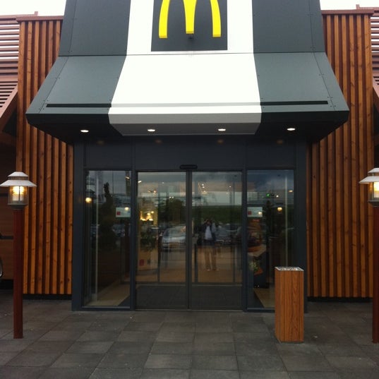 Das Foto wurde bei McDonald&#39;s von Michael V. am 8/30/2011 aufgenommen
