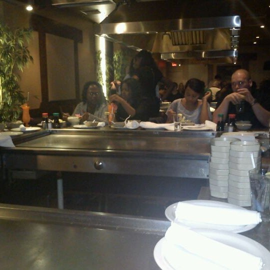 Photo taken at Arirang Hibachi Steakhouse &amp; Sushi Bar by Gershy B. on 11/6/2011
