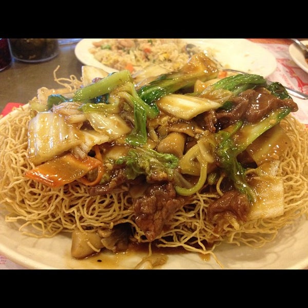 8/18/2012 tarihinde Susan L.ziyaretçi tarafından First Chinese BBQ'de çekilen fotoğraf