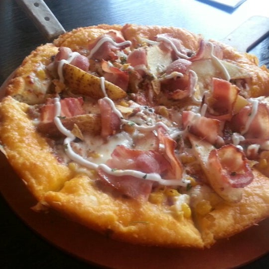 8/14/2012 tarihinde Rebecca H.ziyaretçi tarafından M Pizza'de çekilen fotoğraf