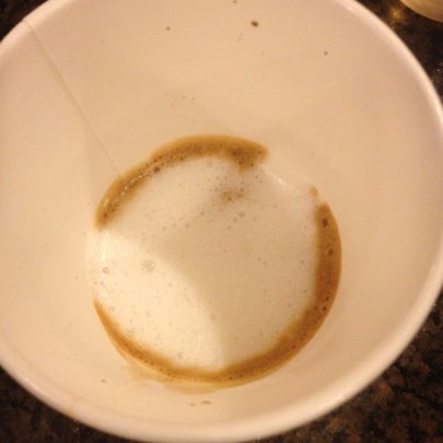 รูปภาพถ่ายที่ Peet&#39;s Coffee &amp; Tea โดย Cory R. เมื่อ 8/5/2012